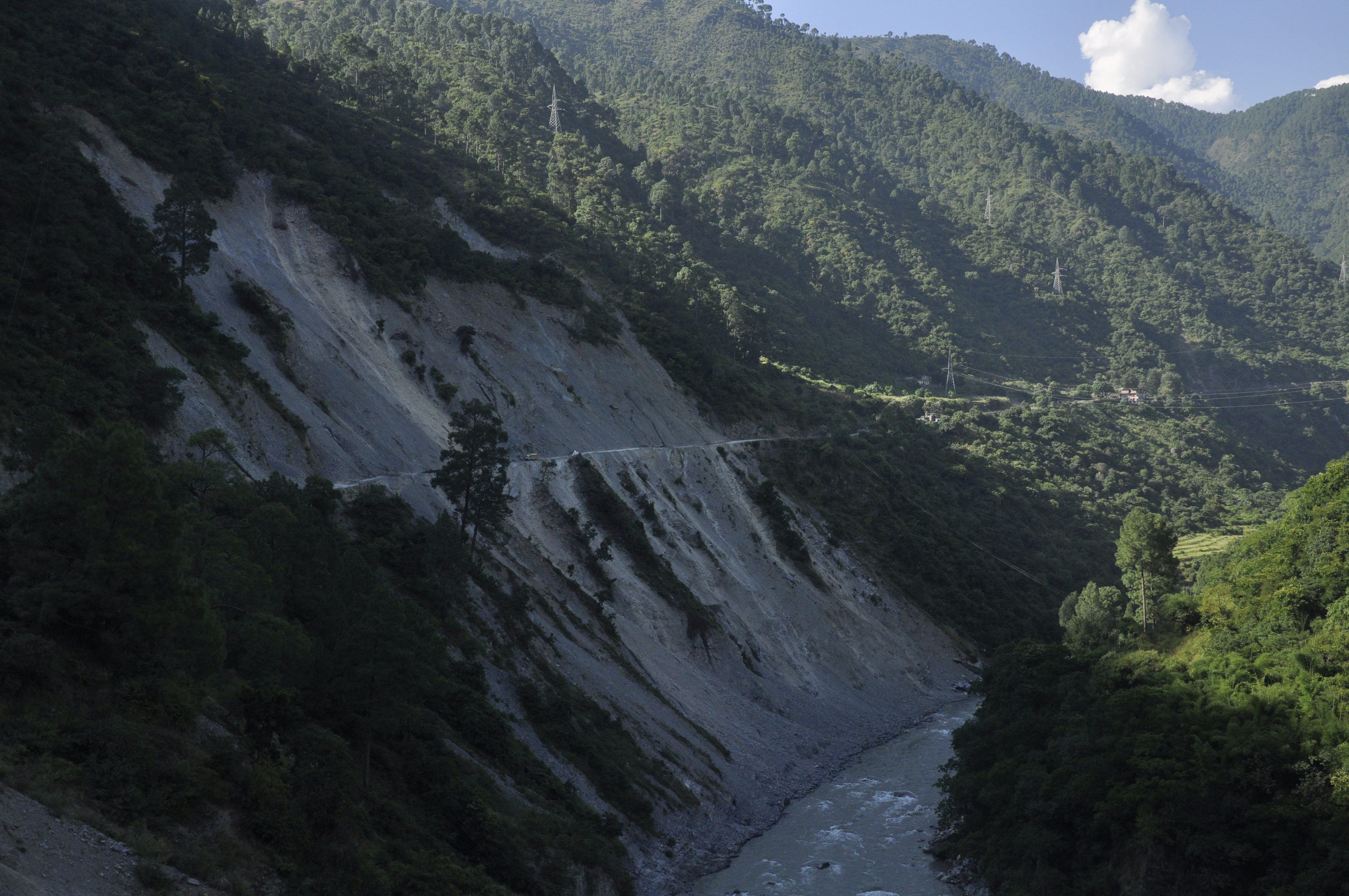 Landslide occurred in Dharsu Bridge